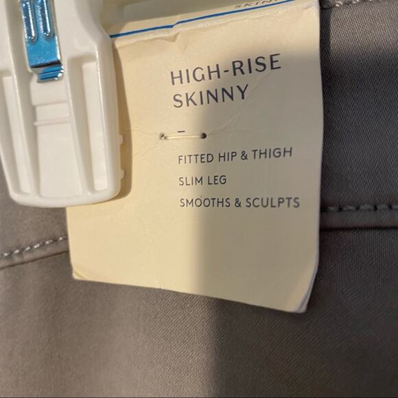 High-Rise Womens Jeans Size 24 Fly Button Skinny NWT Universal Thread - Picture 7 of 8